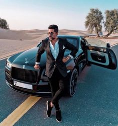 Men Cars Photography, Car Poses, Wealthy Lifestyle, Men With Street Style, Men In Black, Rich Lifestyle, Mens Lifestyle