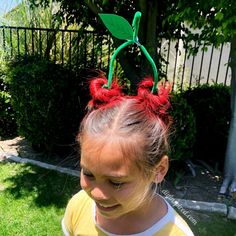 Crazy Hair Day Ideas for Boys and Girls Surfer Hair, Girl Hair Dos, Crazy Hair Day At School, Crazy Hair Days, Halloween Hair