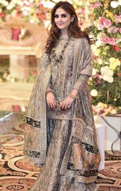 Grooms sister Walima Outfit, Pakistani Dresses Wedding, Barat Dresses, Barat Dress, Walima Dress, Shadi Dresses, Dresses Design, Short Kurta, Pakistani Wedding Outfits