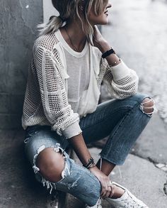 X Sweater Trends, Legging Outfits, Athleisure Outfits, Fashion Weeks, Street Styles, Outfits With Leggings, Outfits Casuales, Ripped Jeans