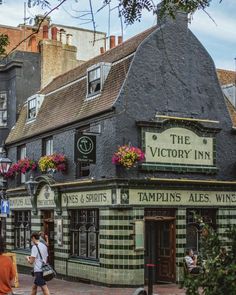 the victory inn in tamplins, ales, scotland is one of the most famous places on earth