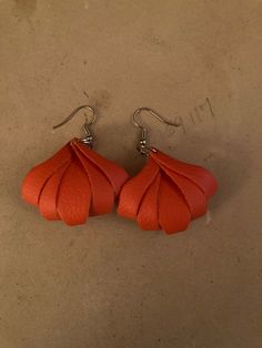 Creative faux leather, created into small puffy earrings Leather Jewels, Creative Wreaths, Leather Jewellery, Jewelry Accessories Ideas, Leather Pattern, Big Earrings, Handmade Wire Jewelry, Leather Earrings, Diy Earrings