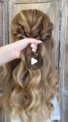 ᴀʟᴇxᴀɴᴅʀᴀ ᴡɪʟꜱᴏɴ📍ʀʜᴏᴅᴇ ɪsʟᴀɴᴅ on Instagram: "Some Holiday inspo for ya ❤️ . . #holidayhair #hairreel #hairtutorials #halfuphalfdownhairstyle #holidayhairstyle holiday hair, half up half down, hair tutorial, hair reel, holiday hair inspo" Half Up Hair With Headband, Half Up Half Down Bridesmaids Hair, Half Up Half Down Hair With Front Pieces Out, Half Up Tutorial Wedding, Half Up Half Down Bun With Braids, Easy Braided Half Up Half Down Hair, Dressy Half Up Half Down Hair, Half Up Half Down Hairstyles For Homecoming, Wedding Hairstyles Half Up Half Down Diy