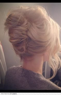 Bridgette Bardot Wedding Hair, French Twist Updo, French Twists, Gala Outfit, French Twist Hair, Popular Haircuts, Bohol, Bridesmaid Hairstyles, French Twist