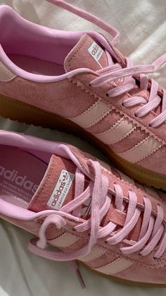 Satellite Stompers, Adidas Bermuda, Rory Gilmore