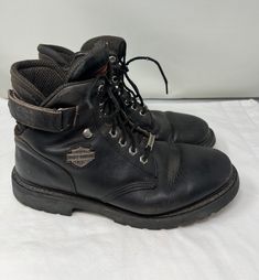 Leather Vintage Harley Davidson Lace up Combat Boots SIZE: Men 11 1/2 WIDTH: 4 1/2" LENGTH: 12 3/4" HEEL TO TOE                   HEIGHT: 7 1/2" HEEL: 1 1/2" MATERIAL: Leather  COLOR: Black NOTE: Shoes show light signs of wear on soles, heels and uppers consistent to pre-owned shoes. Brand: Harley Davidson Vintage Harley Davidson Aesthetic, Rugged Round Toe Work Boots For Motorcycling, Biker Work Boots With Round Toe For Outdoor, Biker Style Work Boots With Round Toe For Outdoor, Biker Style Work Boots With Reinforced Toe For Outdoor, Biker Work Boots With Reinforced Toe For Outdoor, Rugged Work Boots For Motorcycling With Round Toe, Black Biker Work Boots For Outdoor, Biker Style Waterproof Boots With Steel Toe