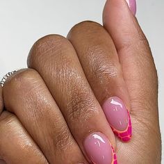 ByAlyssa on Instagram: "How perfect 😍   @nailvaultbeauty orangesicle and fuchsia 🧡🩷  #crocnails #crocfrenchnails" Nails Ideas For Brown Skin, Nail Art Dark Skin, Nail Ideas Dark Skin, Gel Nails Black Women, Nails Ideas Black Women, Nail Designs Oval, Nails Inspo Black, Nail Ideas Dark, Black Women Nails