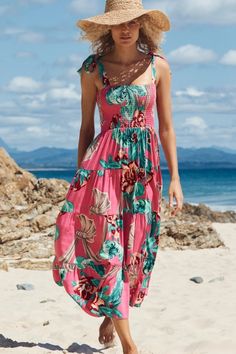 Features: Style: Leisure Occasion: Daily/Office Work Sleeves: Sleeveless Neckline: Straps Pattern: Floral Print Type: Women Summer Beach Dresses Season: Summer Size Chart: Size Bust Waist cm inch cm inch S 60 24 116 46 M 64 25 117 46 L 68 27 118 46 XL 72 28 119 47 Dreamy Romance, Dress Crinkle, Womens Boho Dresses, Dress Flowy, Printed Long Dresses, Dress Spaghetti, Vacation Dresses, Sweet Dress, Boho Women