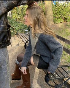 Irish Inspired Outfit, Spanish Winter Fashion, Chica Chola, Camila Morrone, Skandinavian Fashion, Fall Fits, Dinner Outfits, Winter Fits