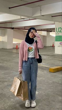 Hijab Inspo Outfit, Simple Outfits Hijab, Hijab Casual Outfit, Outfit Hijab Ideas, Outfit Ideas Hijab, Ootd Hijab Casual