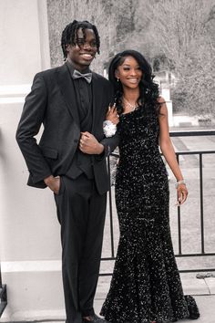 Black Prom Outfit Couple, Prom Couple Poses Black People, Prom Board Ideas, Prom Pictures Black People, Black Prom Couples, All Black Prom Couple, Prom With Boyfriend, Formal Couple Poses