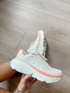 hoka, summer tennis shoe, athletic shoe, how to style, viral shoe, running shoes Hoka Shoes Running, Jeans And Hoka Outfit, Tennis Shoes For Tennis, Hoka Shoes Outfit Ideas, Trainer Shoes, Aesthetic Hoka Shoes, Hooka Shoes, Run Shoes, On Tennis Shoes