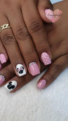 Baby Girl Nail Designs, Minnie Mouse Nails Pink, Disney Pedicure Ideas, Disney Character Nails, Subtle Disney Nails, Classy Disney Nails, Disney Manicure