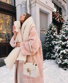 Outfits to fall for?:) Here are the most trendy & stylish outfits I’ve found for fall & winter 2022 plus exactly how to recreate these looks on a budget! #style #fashion #inspo #ootd #blogger #winter #fall Pink Coat, Cute Winter Outfits, Casual Winter Outfits, Winter Looks