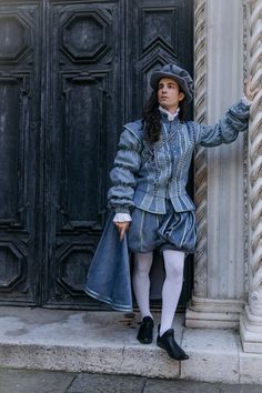 Reproduction of historical costume from the Renaissance period, handmade. Size S-M The costume includes: - cape - balloon trousers - doublet buttoned on the front -headgear IMPORTANT: At the time of purchase, indicate the telephone number. It is indispensable for the shipping company. 1600s Fashion Men, 1500s Fashion, Faire Outfit, Balloon Trousers, Renn Faire, 3 Musketeers, Carnival Fashion, Costume For Men, Fashion Reference