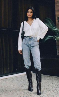 2023 Fashion Trends Going Out, Outfits With Black Cowboy Boots For Women, Spring 2023 Fashion Trends Western, Cowboy Boots Over Jeans, Boots Over Jeans Outfit, Cowboy Boots With Jeans Outfit, Winter Outfits With Cowgirl Boots, Long Boots Outfit Dress