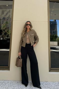 Zara Outfit 2024, Work Outfits Women Winter Office Style, Semiformal Outfit, High Waisted Dress, Casual Outfits For Women, Elegant Classy Outfits, Style Désinvolte Chic, Outfits Con Jeans, Modest Casual Outfits