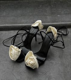 Beatrice Gutu, Rose Heels, Minimalist Wardrobe Essentials, Flower Heels, Rose Shoes, Magda Butrym, Minimalist Wardrobe