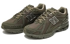 M1906RS Green New Balance, New Balance 1906r, Green Sneakers, Walking Sneakers, New Balance Sneakers, Retro Sneakers, Green Shoes, Best Sneakers, Running Shoes Sneakers