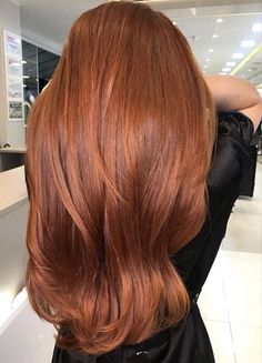 Honey Burgundy Hair, Copper Hair On Pale Women, Ginger Hair On Pale Skin, Pale Skin Ginger Hair, Pale Skin Copper Hair, Hair Inspo Pale Skin, Copper Hair On Pale Skin, Ginger Hair Pale Skin, Copper Hair Pale Skin