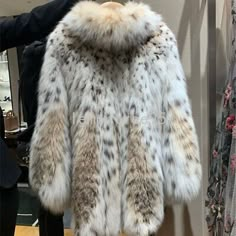 Find ideas๏ฟฝand inspiration for Fall Winter Fox Fur Coat Women's Medium Long Fashion Leopard Fur Coat, Top Womens Coats Jackets Chanel Jacket Trims, Leopard Print Fur Coat, The Mane 6, Leopard Fur Coat, Fur Blankets, Faux Coat, Indie Clothes, Womens Faux Fur Coat, Streetwear Winter