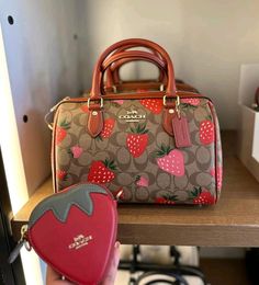 Women’s Purses, Kawaii Accessories Handbags, Coach Bags Strawberry, Cute Accessories Kawaii Handbags, Strawberry Purse, Strawberry Coach Wallet, 17 Doğum Günü, Luxury Bags Collection