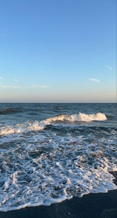 place: isle of palms Wave Background Aesthetic, Wave Background, Blue Ocean Aesthetic, Waves Background, Waves Wallpaper