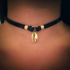 Necklaces Swarovski, Layers Necklace, Surf Jewelry, Shell Choker, Choker Gold, Mermaid Jewelry, Ocean Jewelry, Leather Chokers, Gold Choker