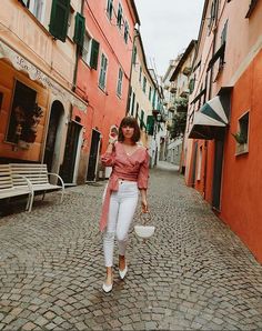 Destination: Italy Womens Travel Outfits, Dress Like An Italian Woman, Travelling Outfits, Italy Outfits Summer, Rome Outfits, Jenny Cipoletti, Trip To Europe, Cute Outfits With Jeans, Italy Outfits