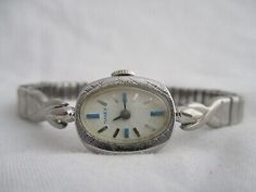 Dainty Silver Watch, Vintage Silver Watch, Fits Ideas, Wishlist 2024, Work Style, Watches Unique, Work Fashion, Style Board, Silver Watch