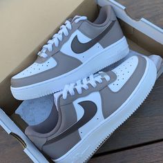 White Nike Shoes, Nike Fashion Shoes, Preppy Shoes, Unique Sneakers, All Nike Shoes, Custom Air Force 1