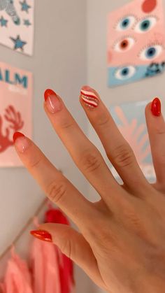 Cute Nails Short Christmas, Christmas Small Nail Ideas, Cute Christmas Nail Inspo Short, Aesthetic Nails For Christmas, Easy Christmas Nails French Tip, Thanksgiving Nails Natural Short, Preppy Winter Nails Short, Cute Easy Christmas Nails Short, Nail Designs Christmas Short