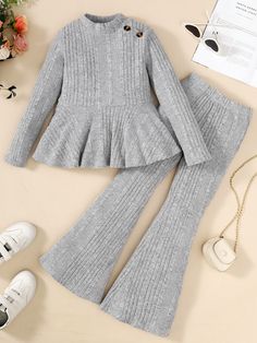 Gris Casual Collar manga larga  Liso  Embellished Estiramiento medio  Ropa de Niñas Girls Couture Dresses, Flare Leg Trousers, Baby Girl Princess Dresses, Kids Dress Collection, Sewing Kids Clothes, Baby Sweater Knitting Pattern, Kids Dress Patterns