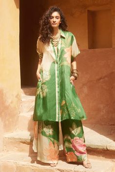 Green habutai kurta with floral print. Comes with pant. - Aza Fashions Fusion Kurta Designs, Floral Indian Suit, Lenin Kurta Designs Women, Placement Prints Fashion, Indian Resort Wear, Indian Fusion Outfits Casual, Green Bohemian Short Sleeve Set, Bohemian Green Short Sleeve Set, Indian Everyday Outfit