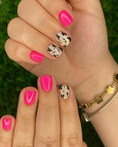 May Nail Art Designs, Cow Dip Nails, No Chip Manicure Ideas Short Nails, Extra Short Gel Nails, Gel Nail Designs On Natural Nails, May Nails Ideas 2024, Gel Summer Nails Short, Short Fun Nails, Nails With Design Ideas