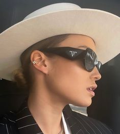 Rose Bertram, Trendy Glasses, Picture Outfits, Eye Care, Miu Miu, Aesthetic Pictures, Fashion Inspiration, Prada, Style Inspiration