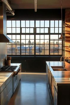 Looking for Industrial Kitchen Ideas? Here’s a collection of timeless inspirations that will never go out of style. These classic designs blend rustic and modern decor for a sophisticated kitchen look! Sophisticated Kitchen