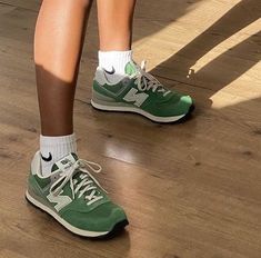 Green New Balance, Sneaker Outfits, Sneaker Trend, White Socks