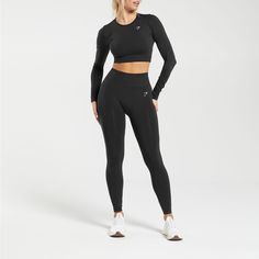 Lightweight Seamless Material, Great For Running, Cycling, Light Exercise, Or Just Relaxing On Your Days Off. Just Don't Do Any Squats In It (Iykyk). High Waisted Fit For Comfort The Everyday Collection Isn't Designed For Heavy Lifting Or High-Intensity Training. To Make It Comfy Af, The Collection's Made With A Lightweight Seamless Material That Can Become Sheer When It’s Stretched. Body Fit Model Is 5'8" And Wears Size S Black Gym Outfit, Gymshark Workout, Summer Yoga, Light Exercise, Gymshark Leggings, Gymshark Women, Heavy Lifting, Fit Body, Grey Leggings