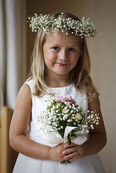 A simple but dramatic gypsophilia headdress Greek Islands Wedding, Gypsophila Wedding, Head Dresses, Overall Style, Flower Headdress, Bride And Bridesmaids, Brides Bouquet, Head Wreath, Head Dress