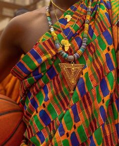 African Culture Aesthetic, Ghana Gold, West African Culture, Black Men's Fashion, Ghana Culture, Nigerian Culture, Toronto Photography, Grad Photoshoot, African Diaspora