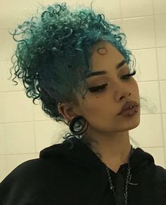 Out Of Place, Pretty Hair Color, Dye My Hair, Hair Dye Colors, Hair Inspo Color, Aesthetic Hair