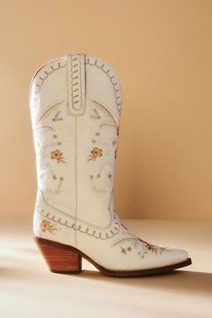 For the bride who makes her own rules, this embroidered floral cowboy boot makes a smashing statement. Perfect for an outdoor or rustic-inspired setting, this stunning style takes you from the ceremony to the dance floor in no time. Boots For Women Ankle, Cowboy Boots For Women, Bota Country, Embroidered Leather, Leather Cowboy Boots, Cowboy Boot, Boot Brands, Cowboy And Cowgirl, Boots For Women