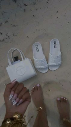 aesthetic story Purse And Nails Picture, Mani And Pedi, Acrylic Toes, Makeup Room, Girly Shoes