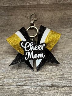 Cheer Mom Keychain, Diy Cheer Bow Keychain, Cheer Keychain Team Gifts, 3d Cheer Bow Centers, Cheer Bow Keychain, Cheer Keychain Bows, Cheerleader Keychains, Cheer Bow Holder, Felt Hair Bows