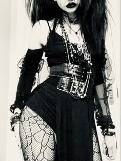 Gothic Club Outfit, Rivethead Goth, Tradgoth Outfits, Gothic Photos, Goth Photography, Goth Looks