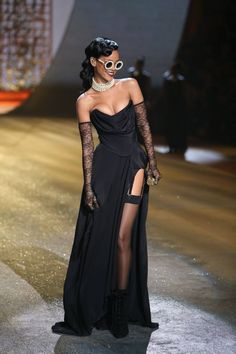 Looks Rihanna, Secret Secret, Rihanna Style, Victoria Secret Fashion, Prom Outfits, Victoria Secret Fashion Show, Mode Inspo