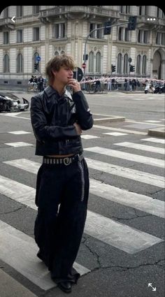 70s Goth Fashion, Downtown Core, Leather Fits, Pants Outfit Men, Thrift Fashion, Baggy Pants, Streetwear Men Outfits, Mode Inspo, 2000s Fashion