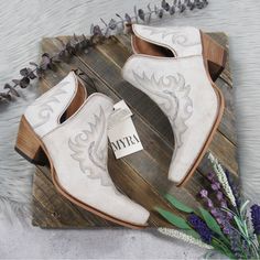 Myra Yipple Western Leather Embroidered Ankle Booties Cowgirl Block Heel Color: Bone Open Sides Embroidered Detail Pull Tab Padded Comfort Insole Block Heel 2.5" Inch Heel Height 100% Genuine Leather White Embroidered Round Toe Boots, White Embroidered Pointed Toe Boots, Western Wedding Boots, White Wedding Boots, Country Wedding Shoes, Cowgirl Boots Wedding, Fall Wedding Shoes, Wedding Cowboy Boots, White Cowgirl Boots