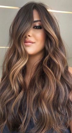 Rambut Brunette, Brunette Hair With Highlights, Colored Curly Hair, Brunette Balayage Hair, Long Hair Color, Brown Hair Balayage, Balayage Brunette, Hair Color Balayage, Hair Inspiration Color